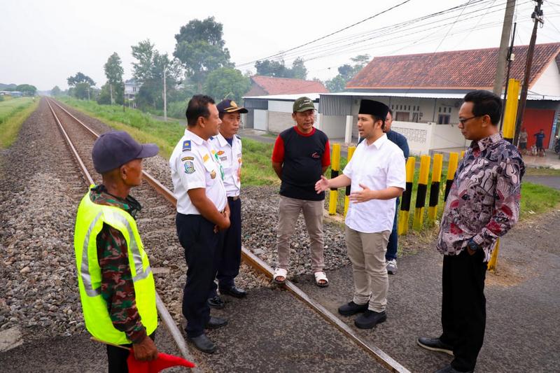 Wagub Emil Tekankan Masyarakat Waspadai Perlintasan Kereta Api Tanpa Palang Pintu